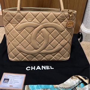 Chanel Lambskin Medallion Beige Tote Gold Hardware with ENTRUPY Good used cond